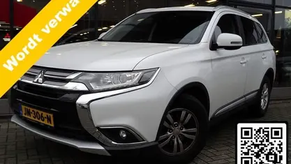 Wit (parellak) Gebruikt 2016 Mitsubishi Outlander Edition SUV | € 17.445 (Goede deal)