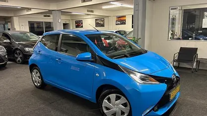 Blauw Gebruikt 2017 Toyota Aygo Hatchback | € 5.995 (Goede deal)
