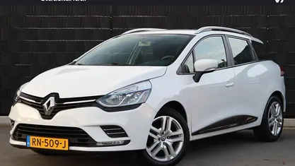Wit Occasion 2017 Renault Clio GrandTour Zen Stationwagen | € 8.750 (Eerlijke prijs)