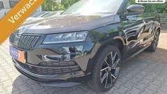 Zwart Gebruikt 2021 Skoda Karoq SportLine SUV | € 31.940 (Eerlijke prijs)