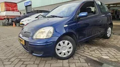 Blauw Gebruikt 2004 Toyota Yaris Sol Hatchback | € 2.750 (Eerlijke prijs)
