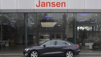 Grijs Occasion 2023 Audi A3 Advanced Sedan | € 25.750 (Goede deal)