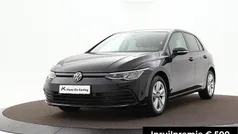 Zwart Gebruikt 2023 VW Golf VIII Life Hatchback | € 21.740 (Goede deal)