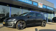 Zwart, metallic lak Gebruikt 2016 VW Golf VII GTE Hatchback | € 13.495 (Eerlijke prijs)