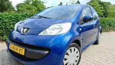 Blauw Gebruikt 2006 Peugeot 107 Hatchback | € 3.750 (Eerlijke prijs)
