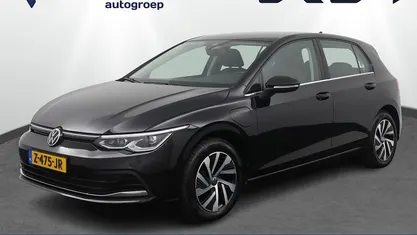 Occasion 2024 VW Golf VIII Style Hatchback | € 24.950 (Super prijs)