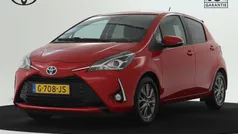 Rood Gebruikt 2019 Toyota Yaris Hybrid Hatchback | € 16.245 (Eerlijke prijs)