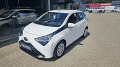 Wit Gebruikt 2021 Toyota Aygo X-play Hatchback | € 12.495 (Eerlijke prijs)