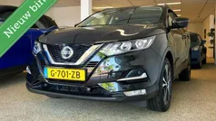 Zwart, metallic lak Gebruikt 2020 Nissan Qashqai N-Connecta SUV | € 19.900 (Eerlijke prijs)