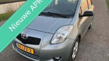 Occasion Toyota Yaris Cool 87 PK (63 kW) 2009 Grijs Hatchback