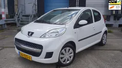 Wit Gebruikt 2011 Peugeot 107 Hatchback | € 3.995 (Eerlijke prijs)