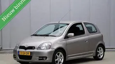 Grijs Gebruikt 2001 Toyota Yaris Sport Hatchback | € 1.950 (Super prijs)