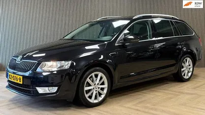 Zwart Occasion 2016 Skoda Octavia Business Line Hatchback | € 9.999 (Eerlijke prijs)