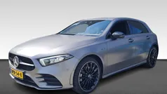 Grijs Gebruikt 2021 Mercedes A250 Premium Hatchback | € 30.930 (Eerlijke prijs)