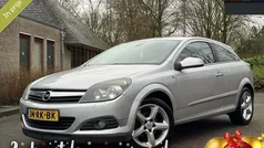 Grijs Gebruikt 2005 Opel Astra GTC Sport Hatchback | € 1.999 (Eerlijke prijs)
