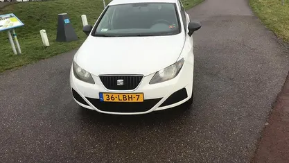 Wit Occasion 2010 Seat Ibiza Hatchback | € 2.495 (Eerlijke prijs)