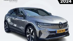 Grijs Gebruikt 2024 Renault Mégane Techno Hatchback | € 32.995 (Eerlijke prijs)