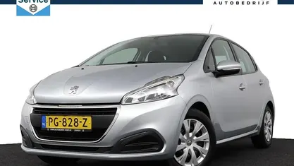 Grijs Occasion 2017 Peugeot 208 Active Hatchback | € 8.945 (Eerlijke prijs)