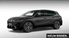 Sophistograu brillianteffect metallic (donker grijs metallic) Gebruikt 2022 BMW iX Executive SUV | € 59.900 (Goede deal)