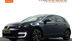 Blauw metallic Gebruikt 2016 VW Golf VII Highline Hatchback | € 14.900 (Eerlijke prijs)