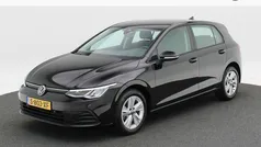Zwart Gebruikt 2023 VW Golf VIII Life Hatchback | € 25.850 (Eerlijke prijs)