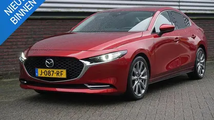 Gebruikt 2020 Mazda 3 Luxury Sedan | € 20.450 (Eerlijke prijs)