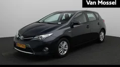 Grijs Gebruikt 2013 Toyota Auris Hybrid Hatchback | € 12.900 (Eerlijke prijs)