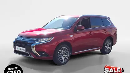 Occasion Mitsubishi Outlander P-HEV Intense+ 209 PK (153 kW) 2021 Red diamond m SUV