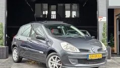Grijs Gebruikt 2007 Renault Clio II Rip Curl Hatchback | € 2.994 (Eerlijke prijs)