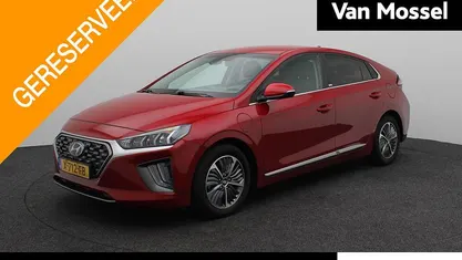 Rood, metallic lak Occasion 2021 Hyundai Ioniq Comfort Hatchback | € 17.440 (Goede deal)