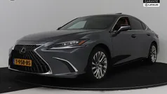 Grijs Gebruikt 2023 Lexus ES300H President Line Sedan | € 62.950