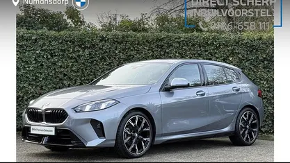 Grijs Occasion 2025 BMW 120 Comfort Edition Hatchback | € 36.895 (Eerlijke prijs)