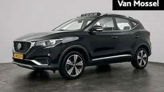 Zwart Gebruikt 2020 MG ZS Luxury Sedan | € 14.795 (Eerlijke prijs)