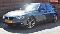 Grijs, metallic lak Gebruikt 2018 BMW 318 Stationwagen | € 13.949 (Eerlijke prijs)