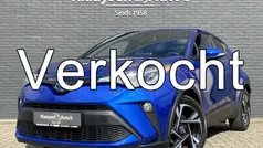 Blauw, metallic lak Gebruikt 2022 Toyota C-HR SUV | € 23.950 (Eerlijke prijs)