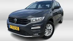 Grijs Gebruikt 2021 VW T-Roc Style SUV | € 20.950 (Eerlijke prijs)