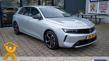 Zilver Gebruikt 2023 Opel Astra Innovation Hatchback | € 23.940 (Eerlijke prijs)
