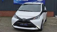 Wit Gebruikt 2017 Toyota Aygo Hatchback | € 7.250 (Eerlijke prijs)