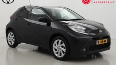 Zwart Gebruikt 2022 Toyota Aygo Hatchback | € 16.999 (Eerlijke prijs)