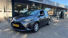 Grijs Gebruikt 2020 Toyota Yaris Hybrid Hatchback | € 16.495 (Super prijs)