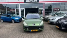 Groen, metallic lak Gebruikt 2006 Peugeot 307 Stationwagen | € 950 (Eerlijke prijs)