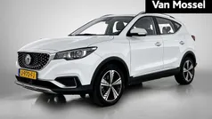 Wit Gebruikt 2020 MG ZS Luxury Sedan | € 15.995 (Eerlijke prijs)