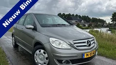 Grijs Gebruikt 2007 Mercedes B180 MPV | € 2.950 (Eerlijke prijs)
