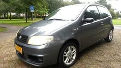 Grijs Gebruikt 2004 Fiat Punto Hatchback | € 950 (Eerlijke prijs)