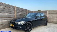 Zwart Gebruikt 2018 BMW 320 Executive Stationwagen | € 19.950 (Super prijs)