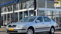 Grijs Gebruikt 2006 Skoda Octavia Ambiente Hatchback | € 3.750 (Eerlijke prijs)