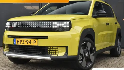 Geel Occasion 2025 Fiat Grande Panda La Prima Hatchback | € 23.695 (Goede deal)