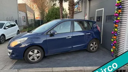 Gebruikt 2009 Renault Scénic III Dynamique MPV | € 1.849 (Super prijs)