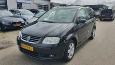 Zwart Gebruikt 2005 VW Touran Highline MPV | € 2.250 (Eerlijke prijs)