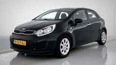 Zwart Gebruikt 2014 Kia Rio Comfort Hatchback | € 6.250 (Eerlijke prijs)